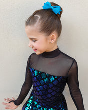 Load image into Gallery viewer, Bella Bow on a Clip